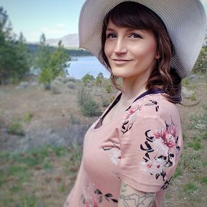 Meet your Posher, Kayla